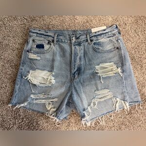 AE 90’s Boyfriend Distressed Denim Shorts Size 14